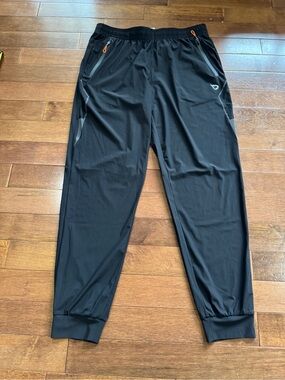 Baleaf Lightweight Athletic Jogger Running Pants with zippered pockets and cuff